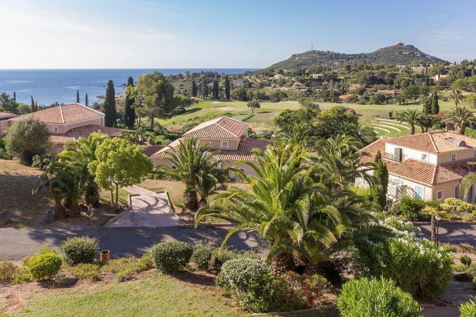 Hotel De L'esterel Pierre & 3*