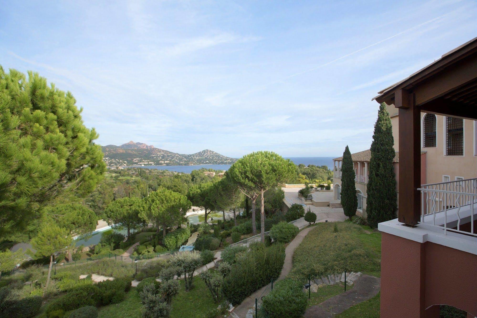 De L'esterel Pierre & Hotel