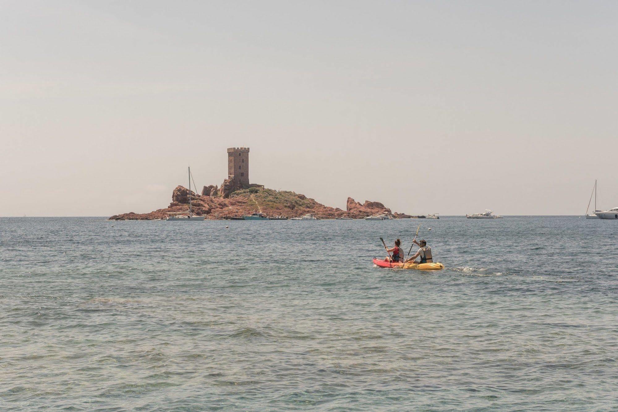 Hotel De L'esterel Pierre &