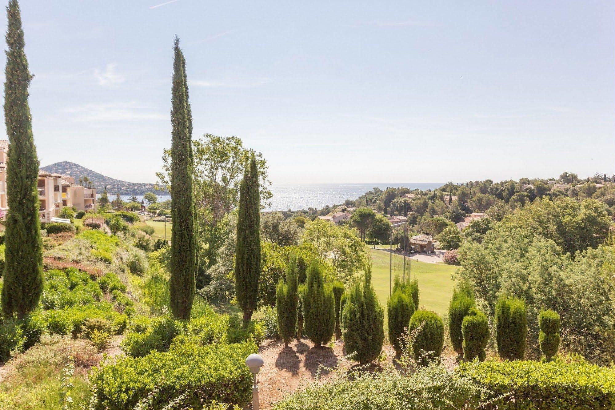 De L'esterel Pierre & 3*