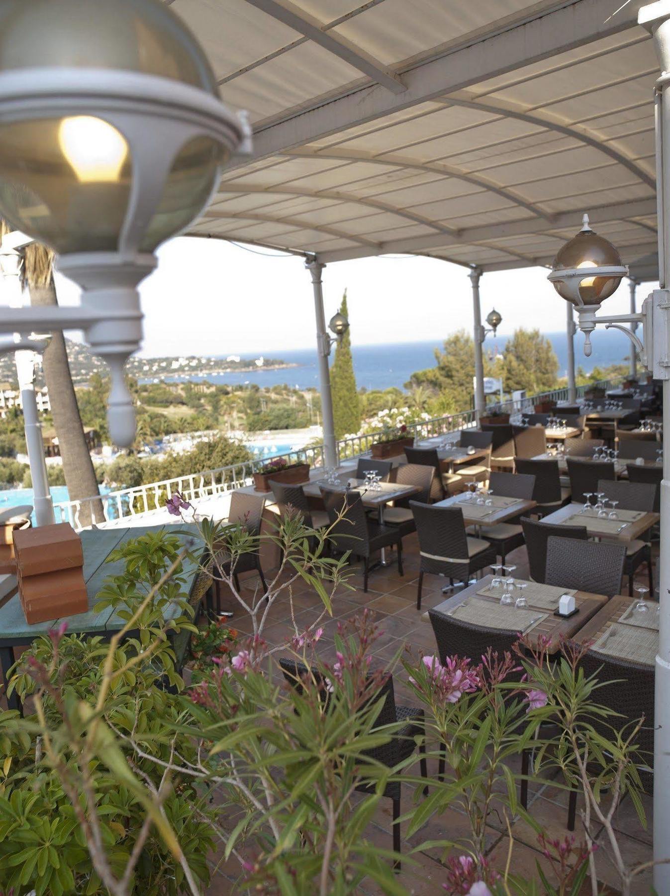 Hotel De L'esterel Pierre & 3*
