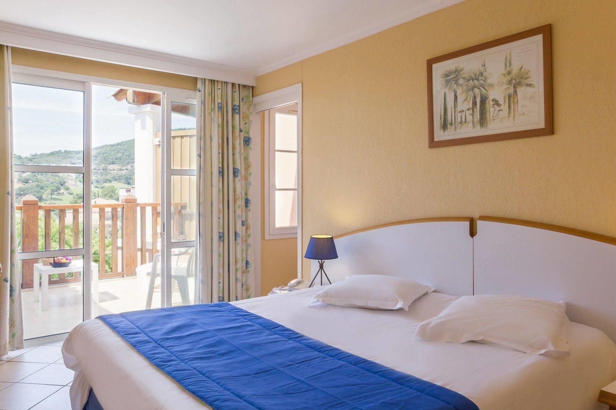 Hotel De L'esterel Pierre & Saint-Raphael (Var)